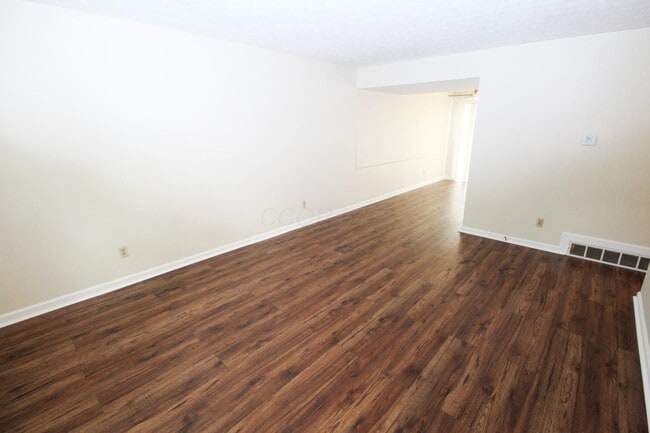 Building Photo - 4829 Dierker Rd