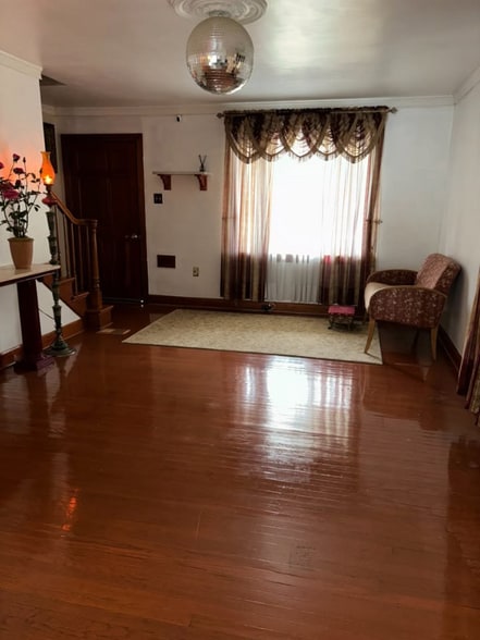 Building Photo - 6411 S 3rd St