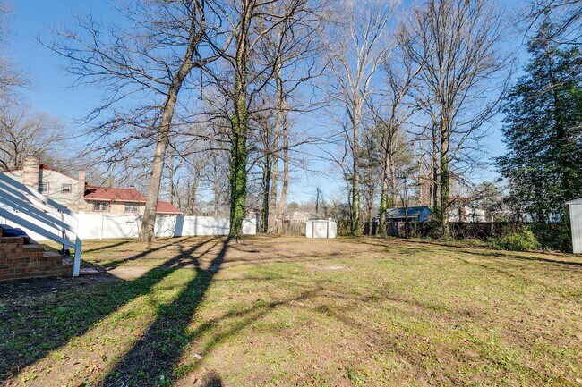 Building Photo - Beautiful Brick Ranch Available For Rent - Pets are welcome!!!