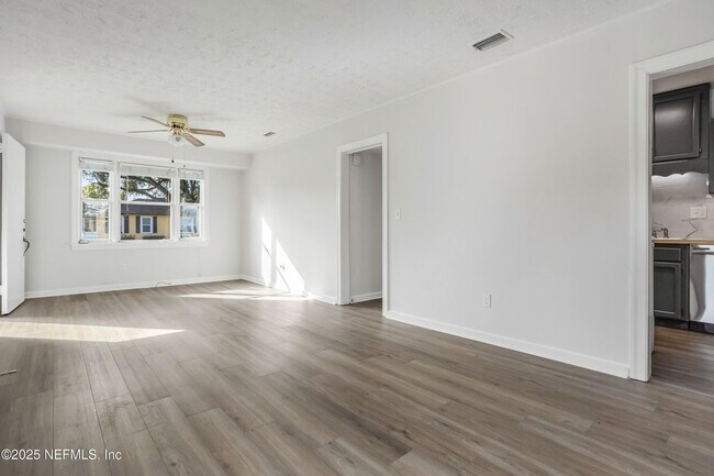 Building Photo - 3339 Sylvia St