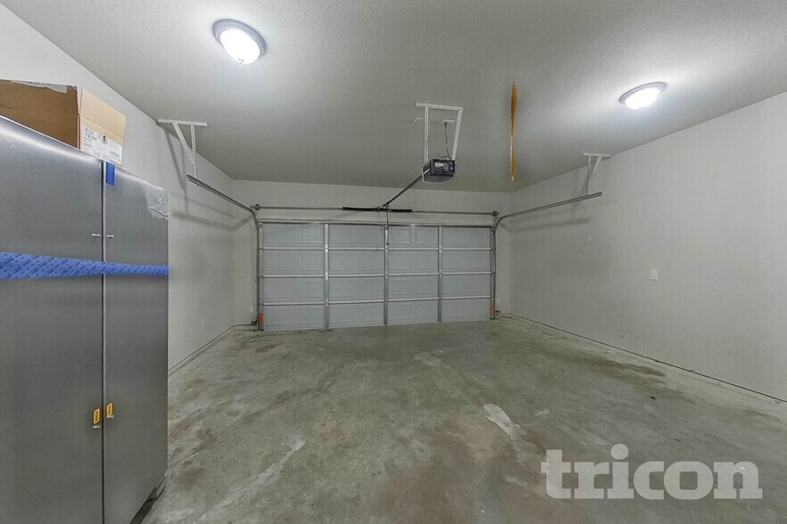 Building Photo - 1908 Carrington Dr