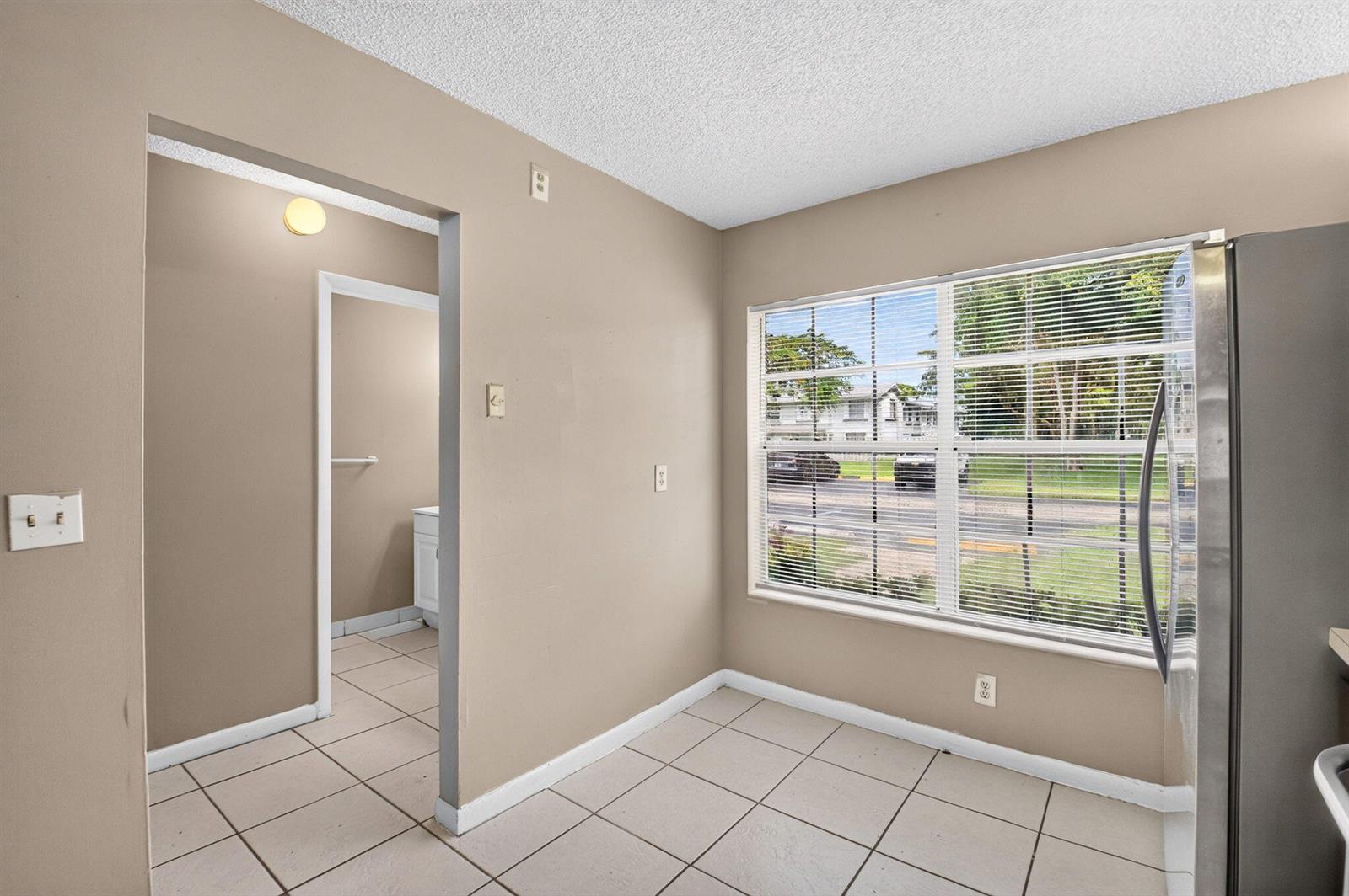 Building Photo - 3700 Savoy Ln