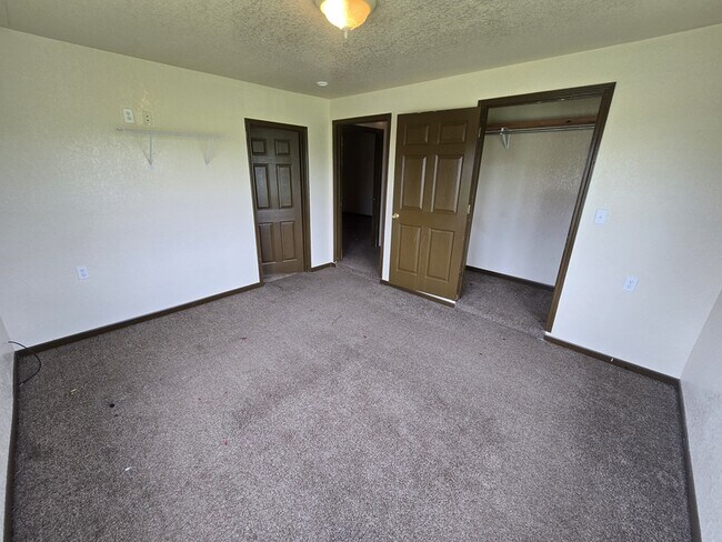 Building Photo - 112 Alton Ave