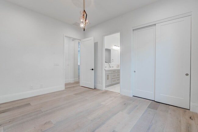 Building Photo - 756 Bruce Moorland St