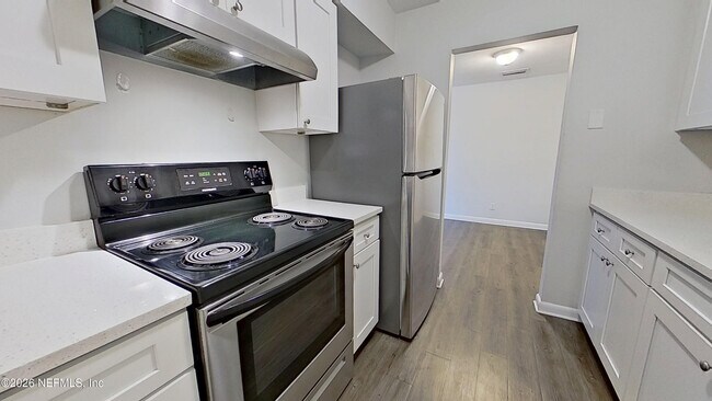 Building Photo - 2216 Spring Park Rd