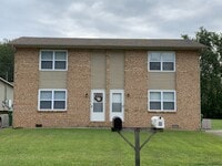 Building Photo - Convenient location , 2 bedroom 1.5 bath 9...