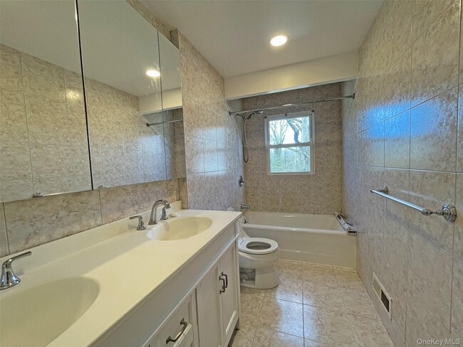 Building Photo - 3 Stonewall Ln