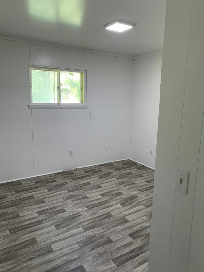 Building Photo - 4472 Brott Rd