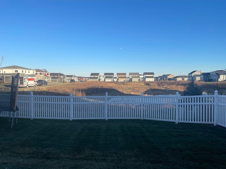 Building Photo - 113 Alton Dr