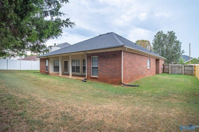 Building Photo - 216 Horseshoe Bend N