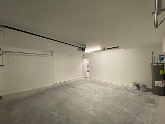 Building Photo - 6288 SW 151 Ln