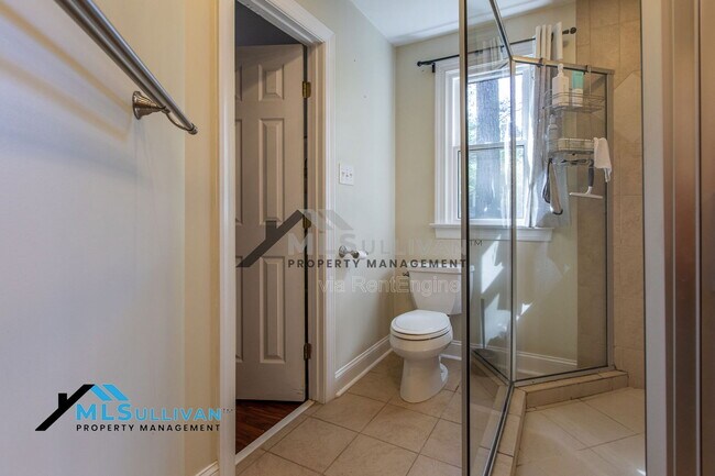 Building Photo - 5623 Lake Elton Rd