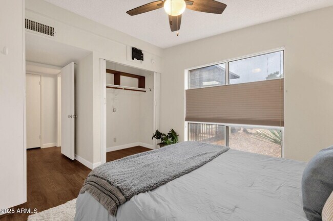 Building Photo - 16819 E Gunsight Dr