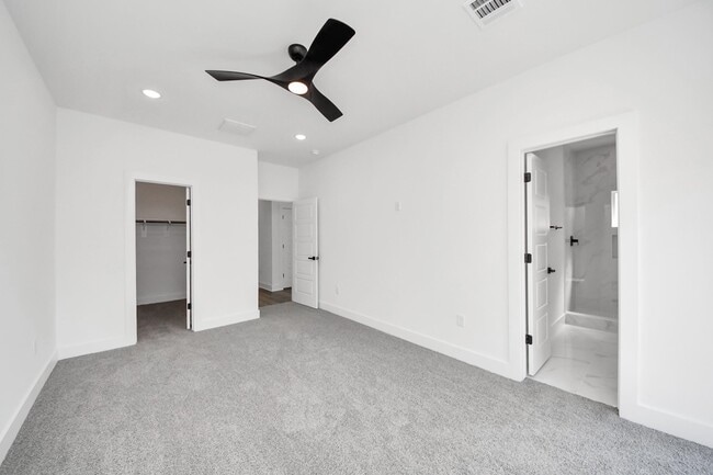 Building Photo - 8106 Locksley Rd