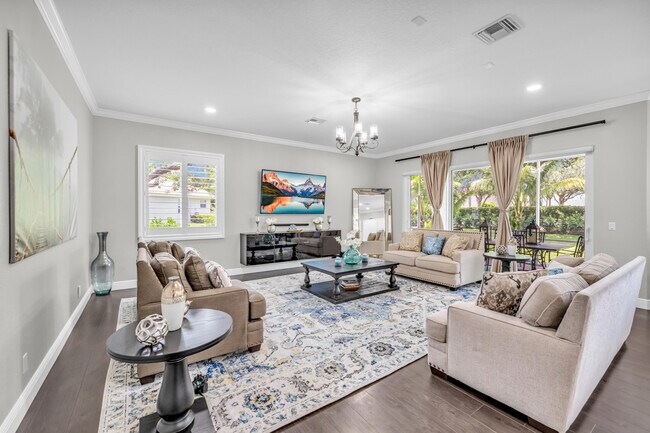 Building Photo - 4661 Manderly Dr