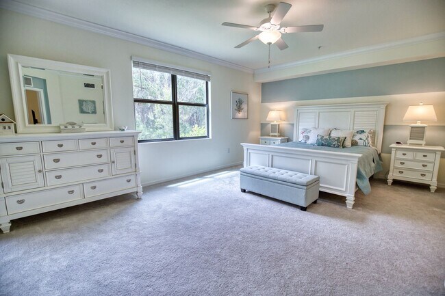 Building Photo - Seasonal Short-Term Coach Home 2-Bedrooms plus den, 2-Bath in Gran Paradiso!