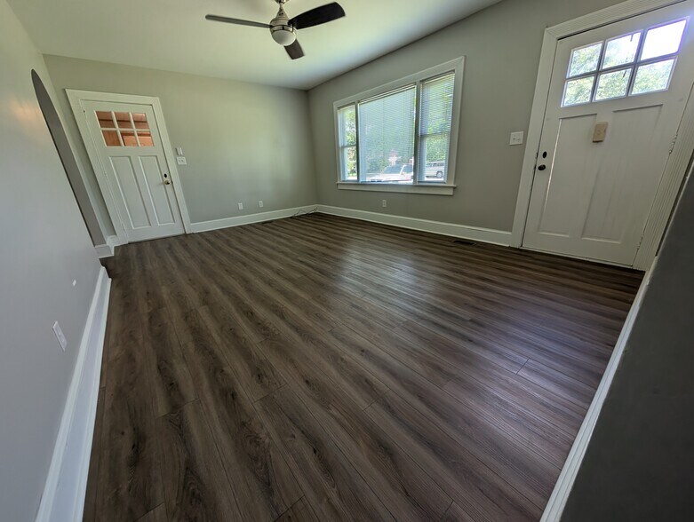 family room - 110 Nunn St