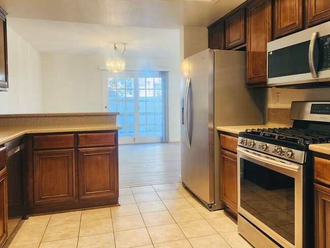 Building Photo - 2275 Hawthorne Pl