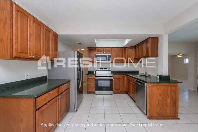 Building Photo - HOME FOR RENT!!