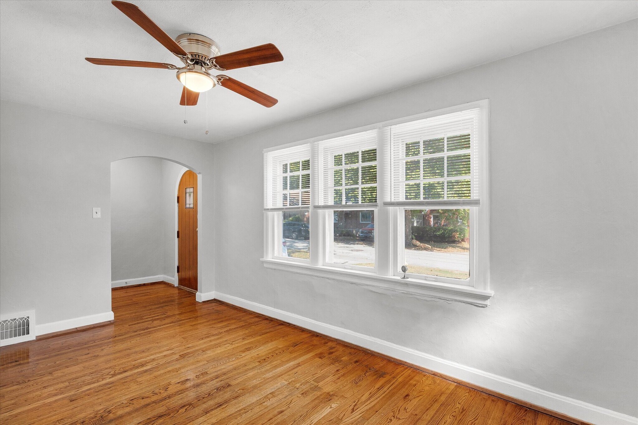 Building Photo - 10063 Diamond Dr