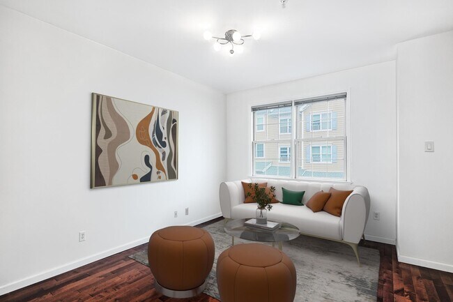 Building Photo - 326 Midland Ct