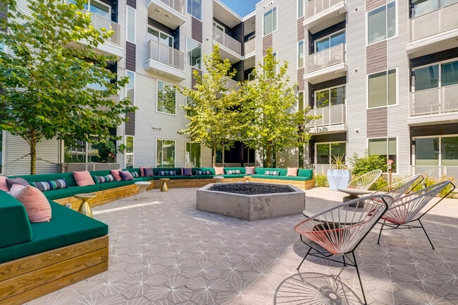 Building Photo - 1301 W Koenig Ln