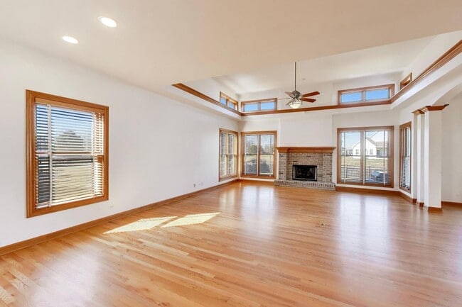 Building Photo - 2951 Old Glory Dr