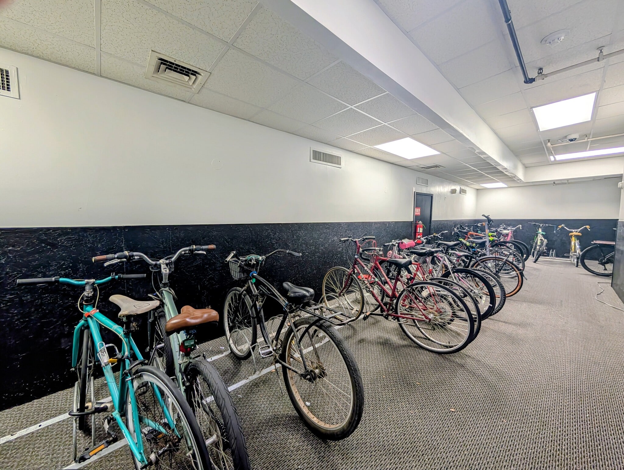 Building Photo - 1324 Locust St