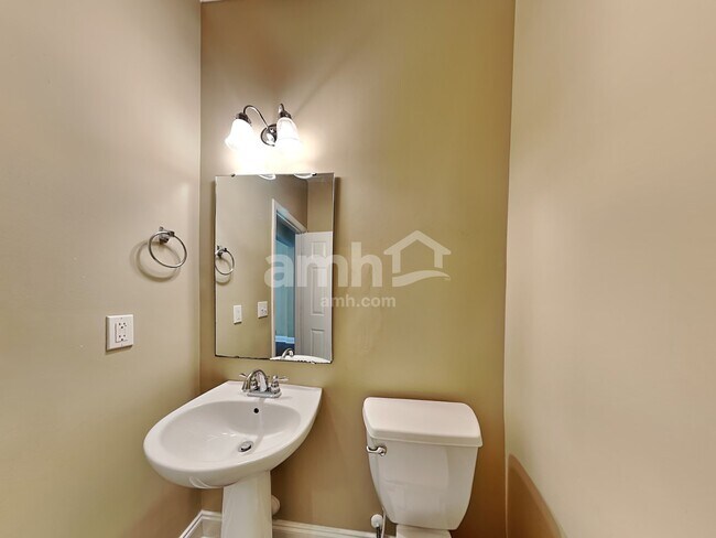 Building Photo - 2845 Roundleaf Ct