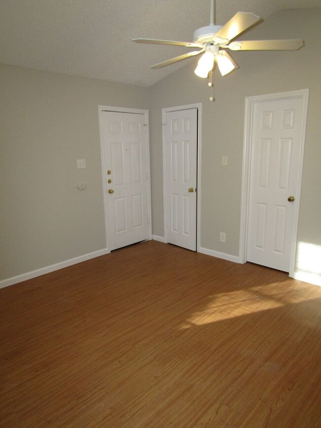 Building Photo - 9309 Kempler Dr