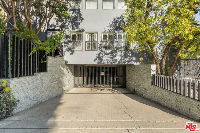 Building Photo - 612 Huntley Dr