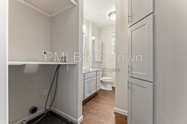 Building Photo - 1115 13th St