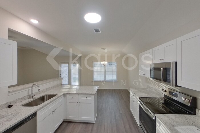 Building Photo - 553 Mt Airy Dr