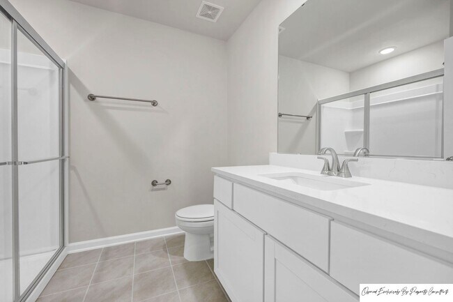 Building Photo - STUNNING TOWNHOME IN BLYTHEWOOD