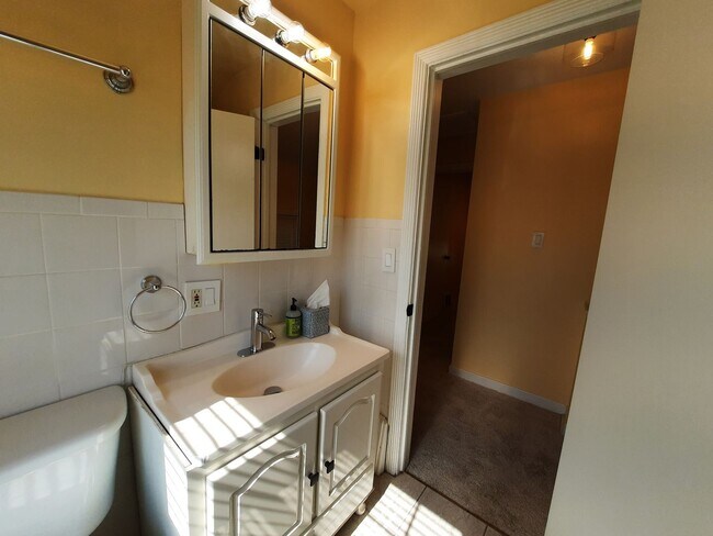 Building Photo - 3Br/2Bath House in Evanston $3,600/m