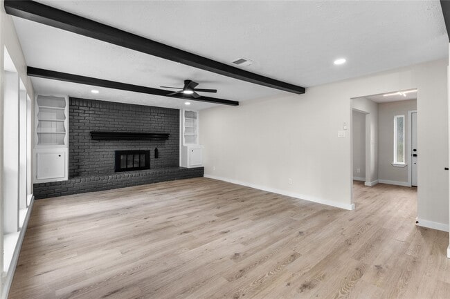 Building Photo - 28814 Enchanted Dr