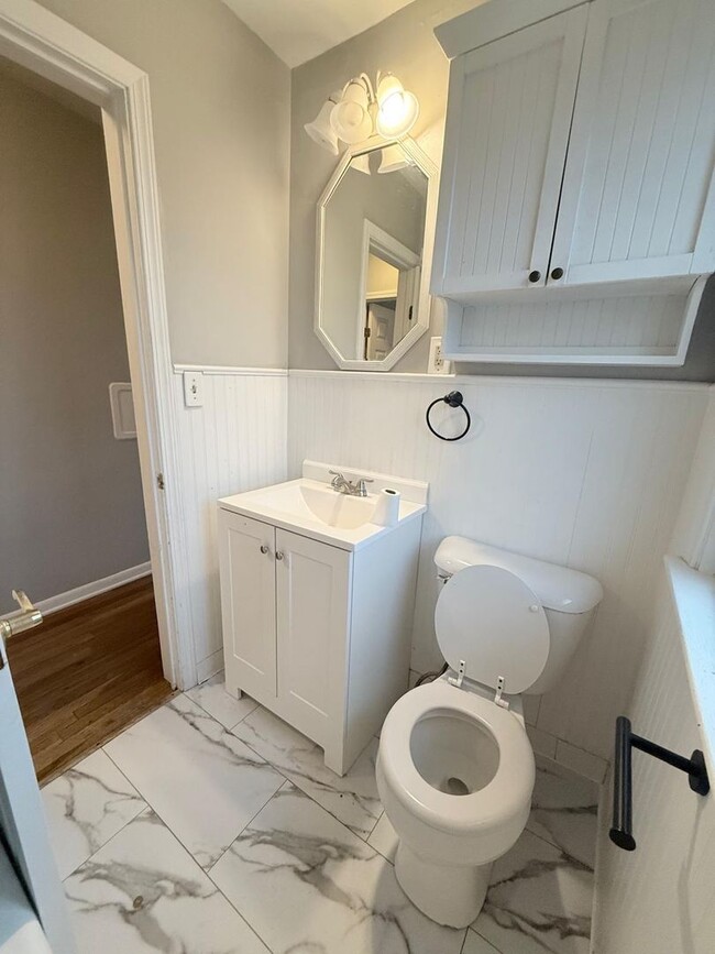 Building Photo - 3 bd 2 bath Ranch in Willoughby