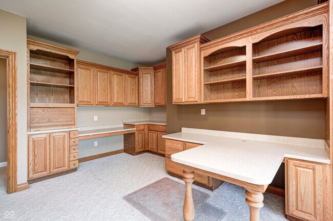 Building Photo - 2009 W 250 N