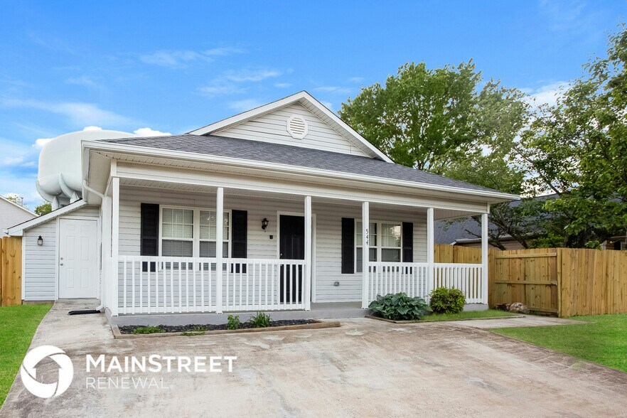 Building Photo - 544 Tarlton Pl NW