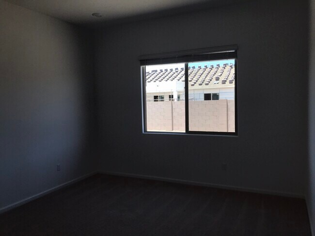 Building Photo - 10918 W Yates Ln
