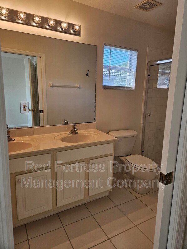 Building Photo - 8293 Pacific Beach Dr