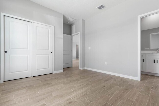 Building Photo - 23 Weymouth Ln