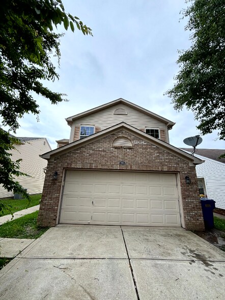 Building Photo - 11950 Titania Cir