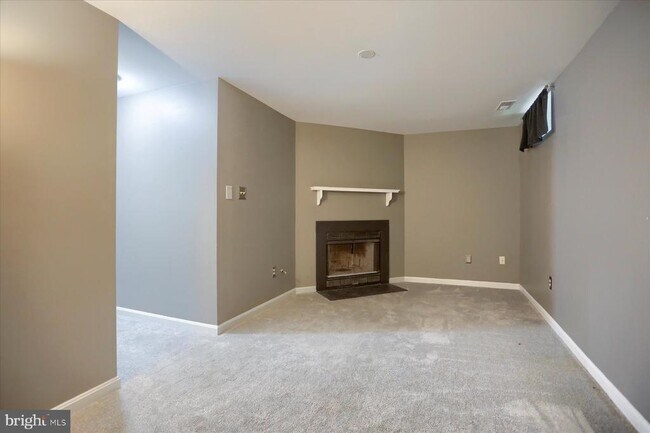 Building Photo - 618 Milford Ct