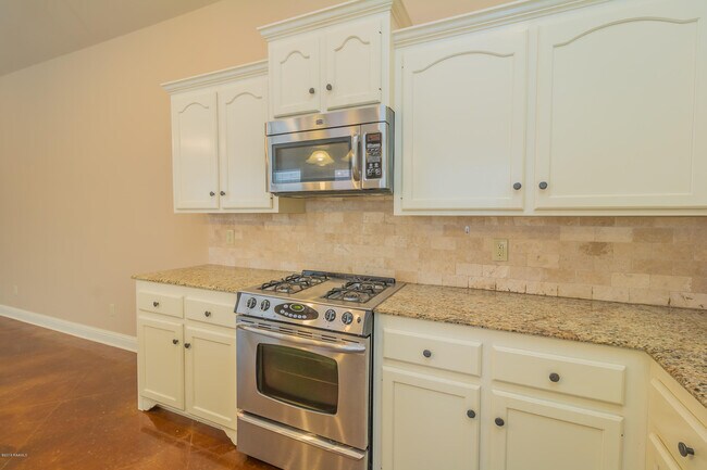 Building Photo - 145 Treasure Cove