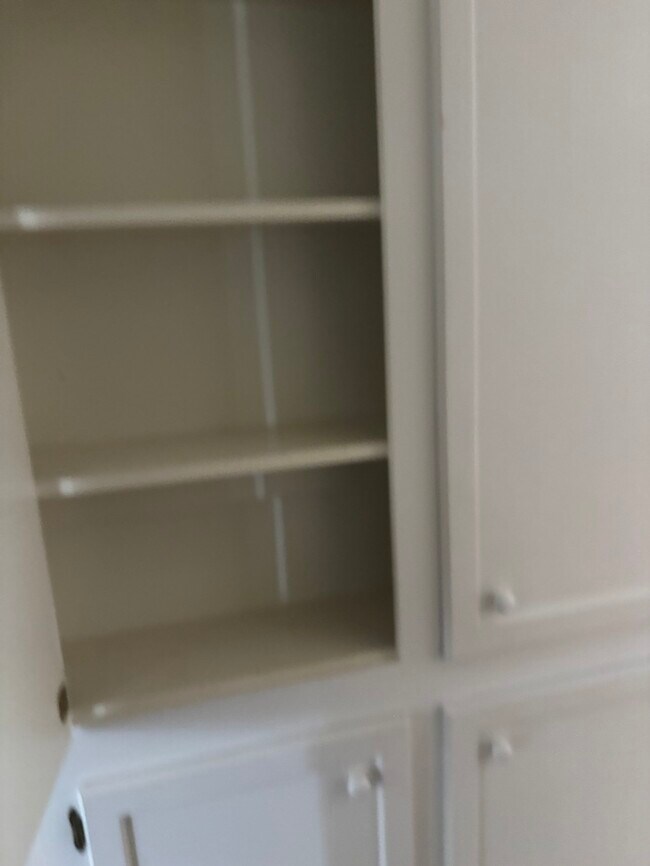 Building Photo - 162 W Hampton St