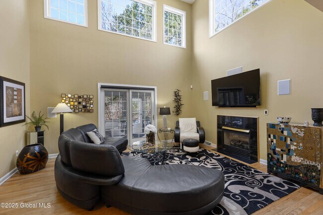 Building Photo - 91 Vista Dr