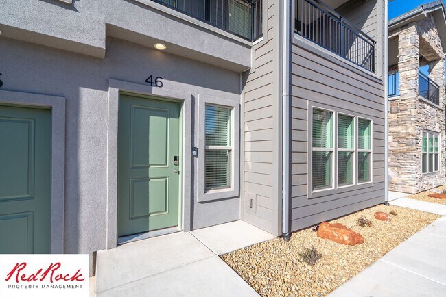 Building Photo - Stunning Spacious 3 Bedroom Unit