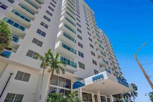 Building Photo - 3000 S Ocean Dr
