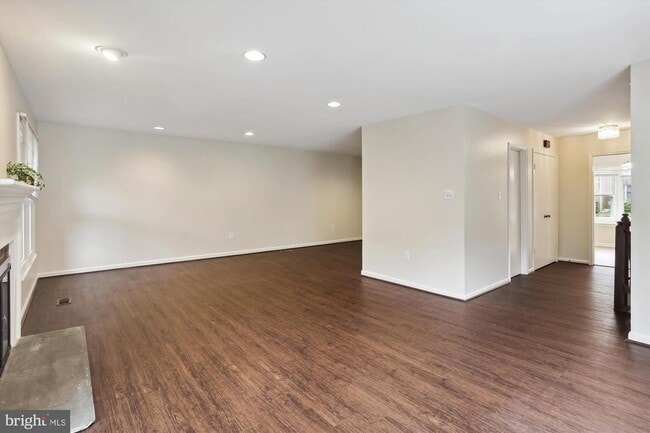 Building Photo - 7561 Heatherton Ln